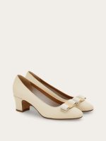 Ferragamo Vara bow block heel pump - Image 3